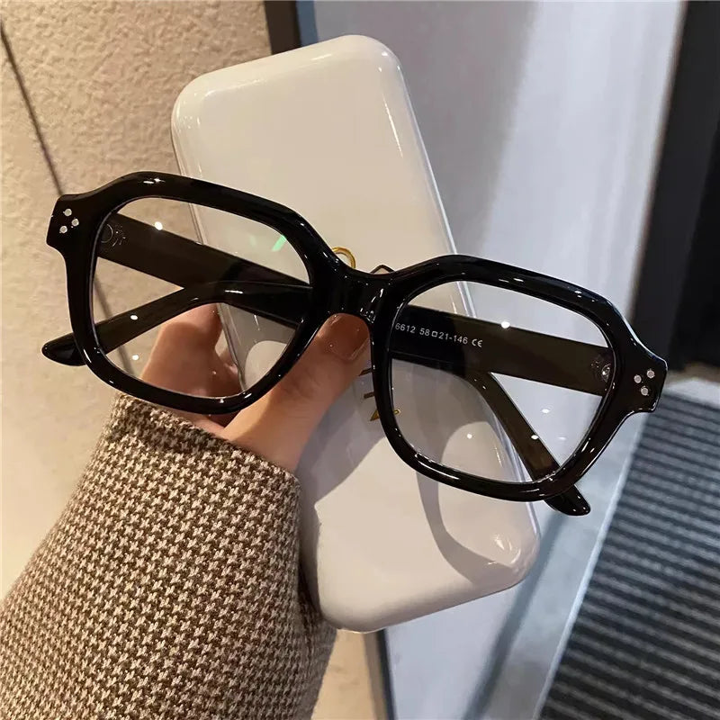 Clear Elegance - Iconische Bril met Transparante Lenzen