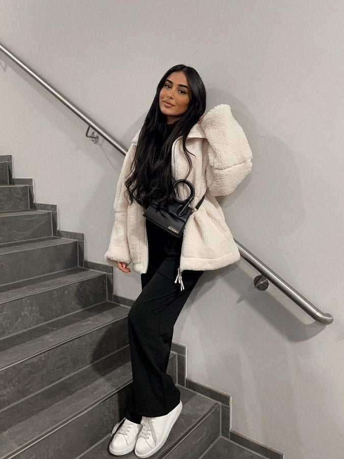 Teddy Coat – Warmte in zijn Mooiste Vorm